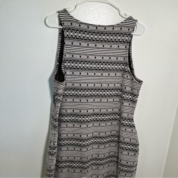 BB Dakota Sleeveless Maxi Dress Black White Aztec - Picture 7 of 11
